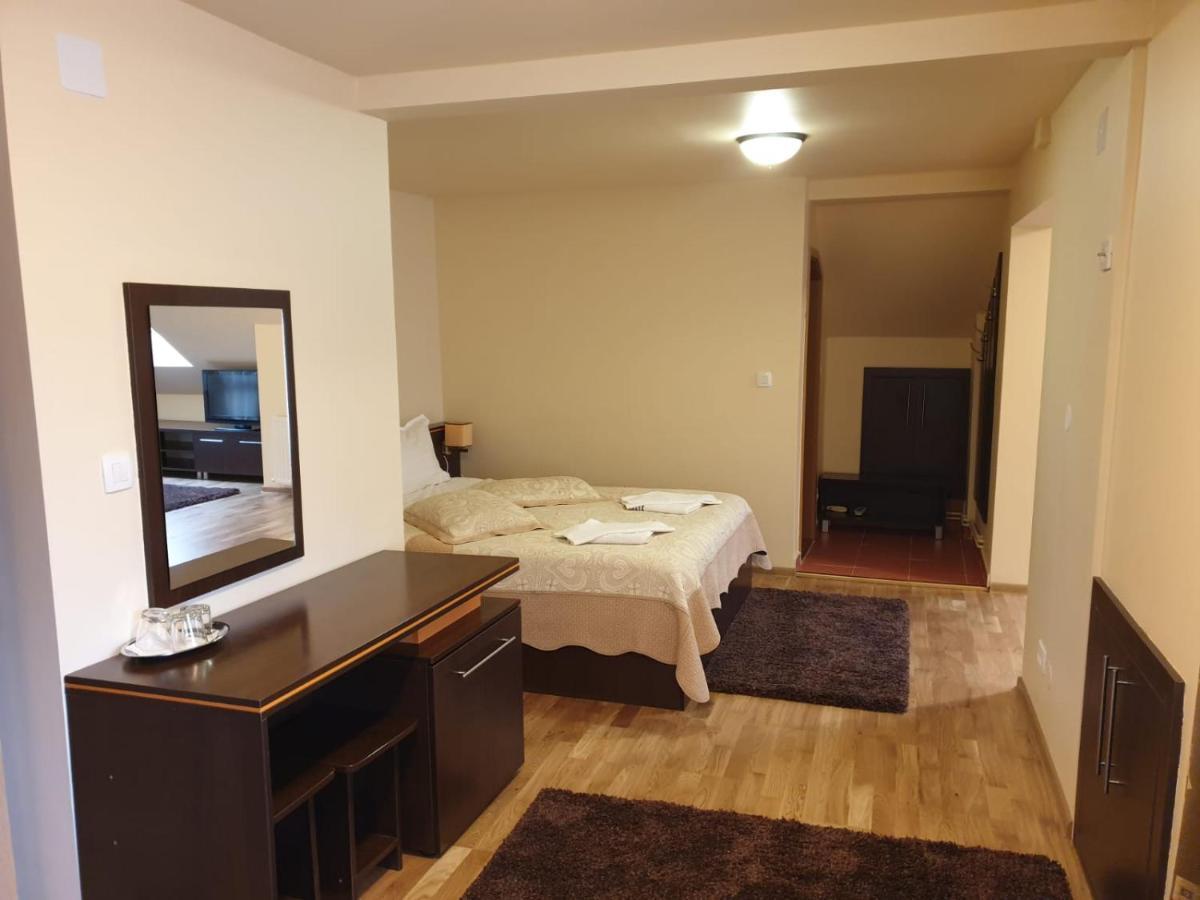 Casa Enescu Hotel Bran  Bagian luar foto